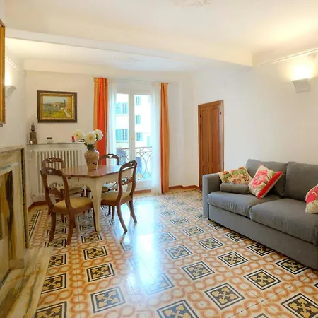 Lara 100m From Piazza Del Campo シエーナ