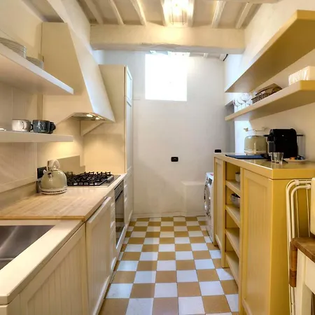 Lara 100m From Piazza Del Campo 锡耶纳